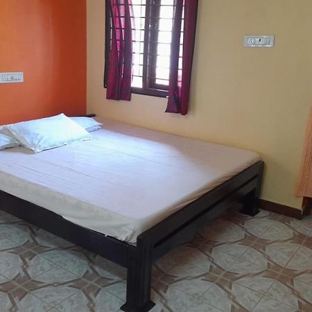 Villa Umar Homestay بونديتْشيري المظهر الخارجي الصورة