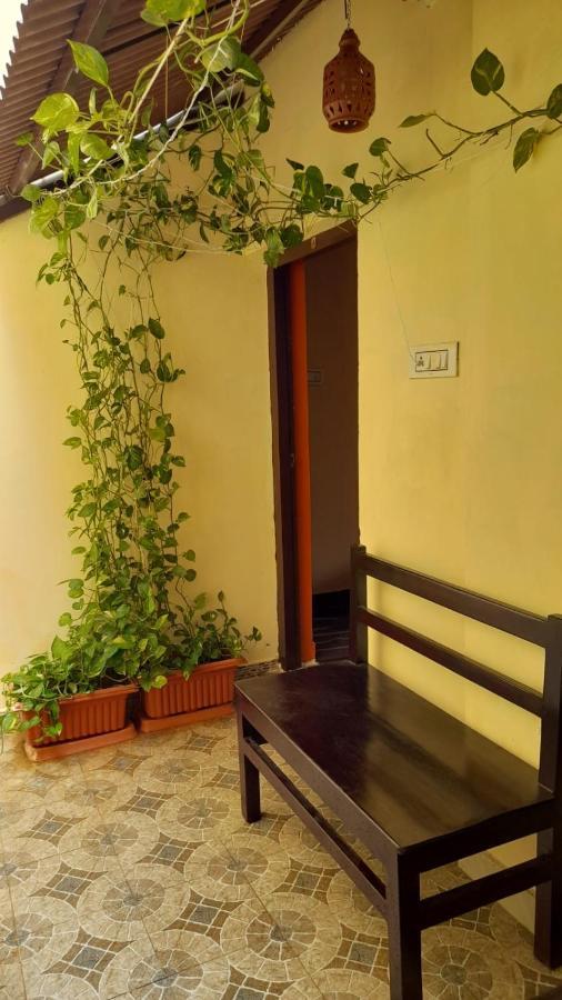 Villa Umar Homestay بونديتْشيري المظهر الخارجي الصورة